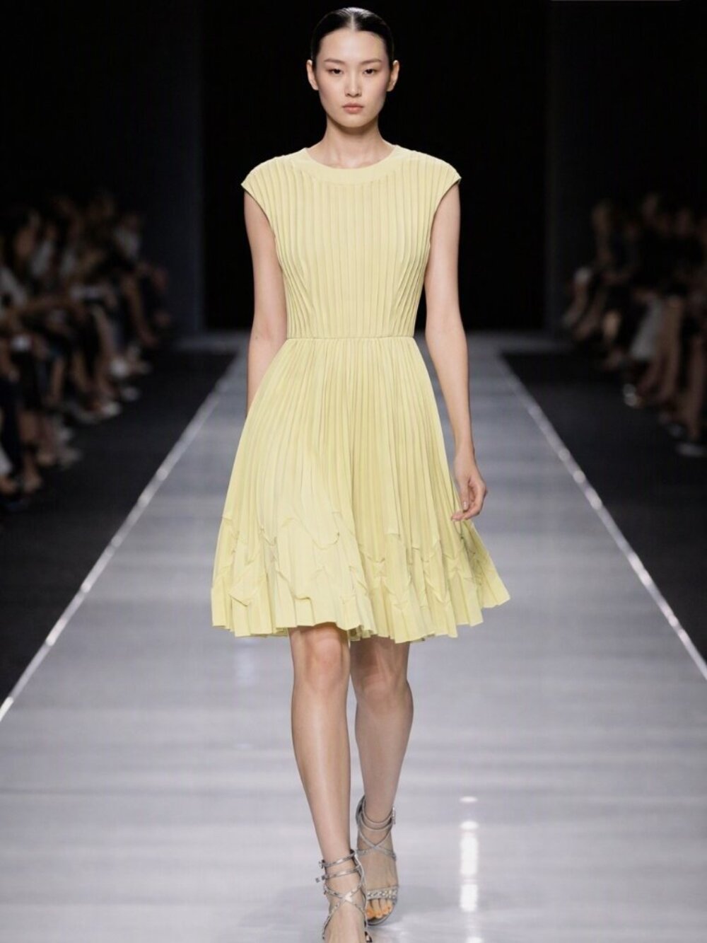 Ted Baker Lime Green Yellow Pleated Dress Size 2 Chic Designer Occasion Dress